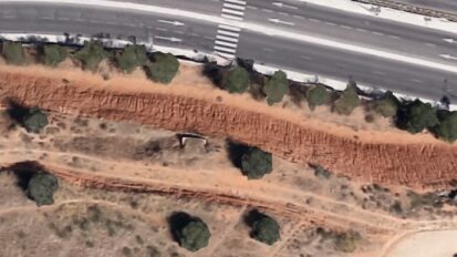 Vista aérea de los restos del nido de ametralladora en las cercanías del centro comercial Luz del Tajo. Fuente: Elaboración propia. Google Earth.