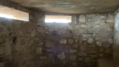 Interior de la fortificación con las troneras. Fuente: https://www.youtube.com/watch?v=DSgCh7_b6Kg